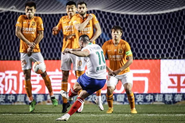 泰勒22+14宁波力克上海取两连胜 王哲林21+8